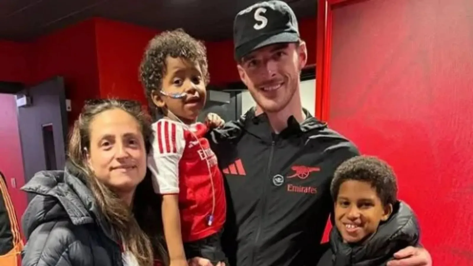 Arsenal Players Support Four-Year-Old Cancer Patient Trying To Raise £339k