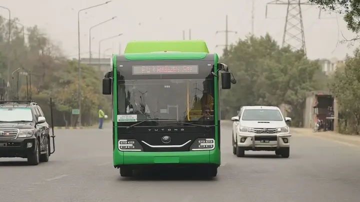 Bahawalpur Adds 13 Electric Buses to Fleet