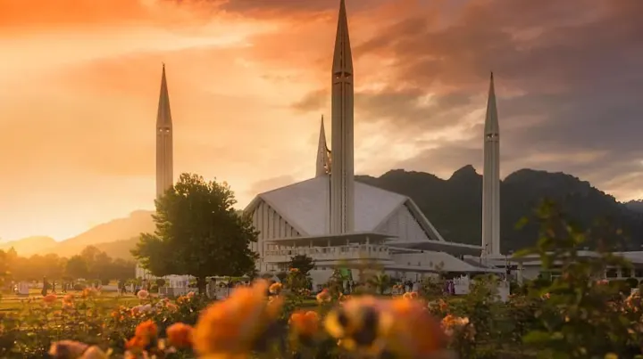 Capital Development Authority Chairman Orders Upgrades At Faisal Mosque