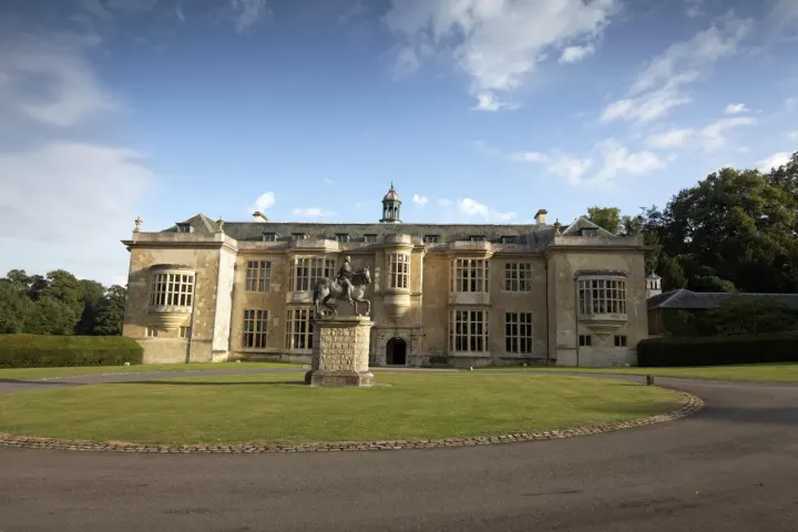 Civil Servants Spend £33k On Luxury Country House Retreat And Call It Cheap