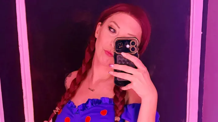 Fallon Sherrock Stuns Fans In Raggedy Ann Costume Ahead Of Netflix Match