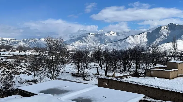Winter Season Brings First Snowfall to Galiyat Hills