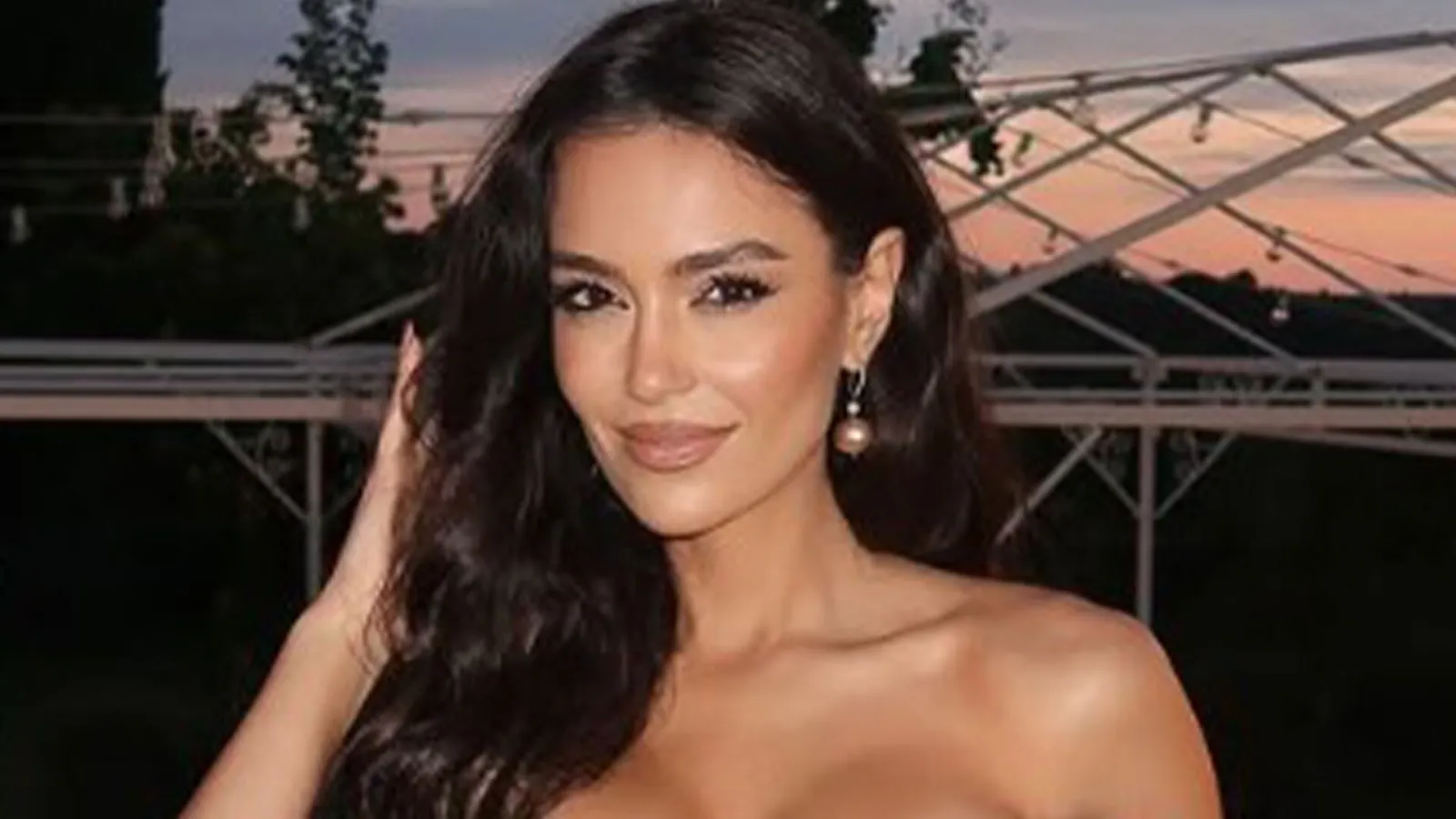 Presenter Eva Murati Captivates Fans in Sheer Dress During Rome Wedding Trip