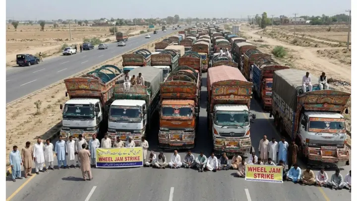 Goods Transporters Threaten New Strike Over Karachi Port Parking Space