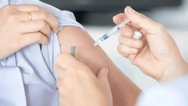 Government Overhauls Overseas Travel Vaccination System After Inquiry