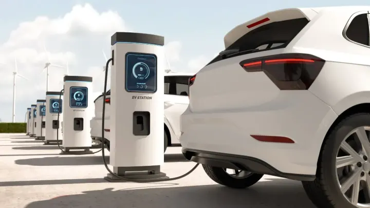 Pakistan Aims For 3,000 Electric Vehicle Charging Stations By 2030