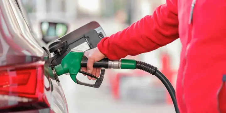 Federal Government Adjusts Petrol Pricing System to Cut Fuel Costs