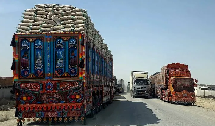 Hundreds of Trucks Stranded as Trade Halted at Pakistan-Iran Border