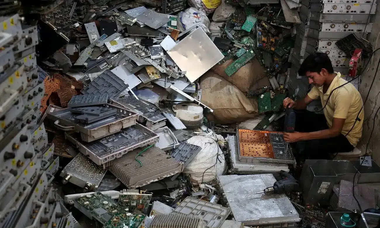 Karachi Generates Daily Waste Of 14,800 Tonnes While Ignoring Rs. 1.2 Billion Recycling Sector