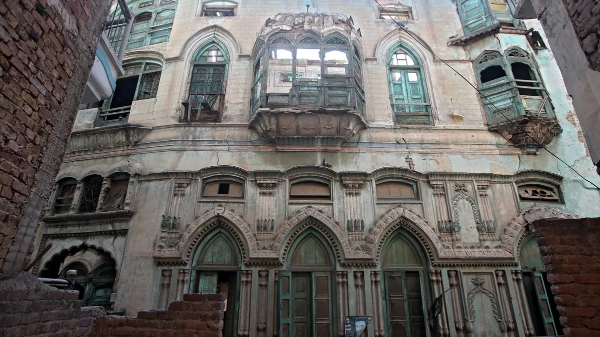 KP Governor Orders Quick Restoration of Peshawar Homes of Dilip Kumar and Raj Kapoor