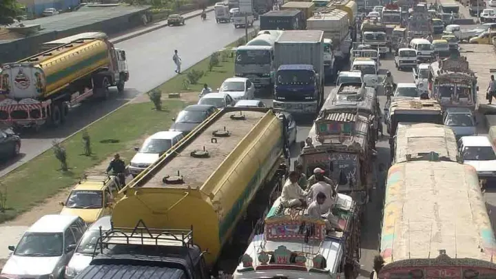 Lahore Traffic Police Target Daytime Entry Violations by Heavy Vehicles
