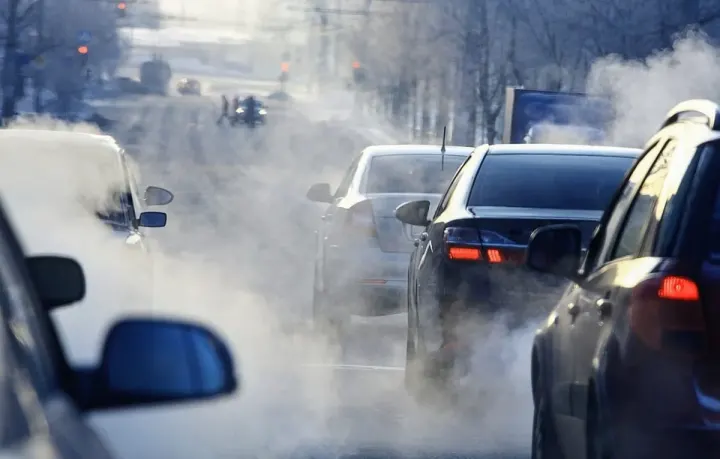Lahore Fines Vehicles And Seals Factories In Air Pollution Crackdown