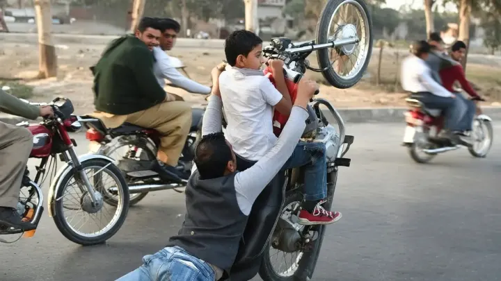 Lahore Traffic Police Asks Public For Wheeling And Drifting Videos