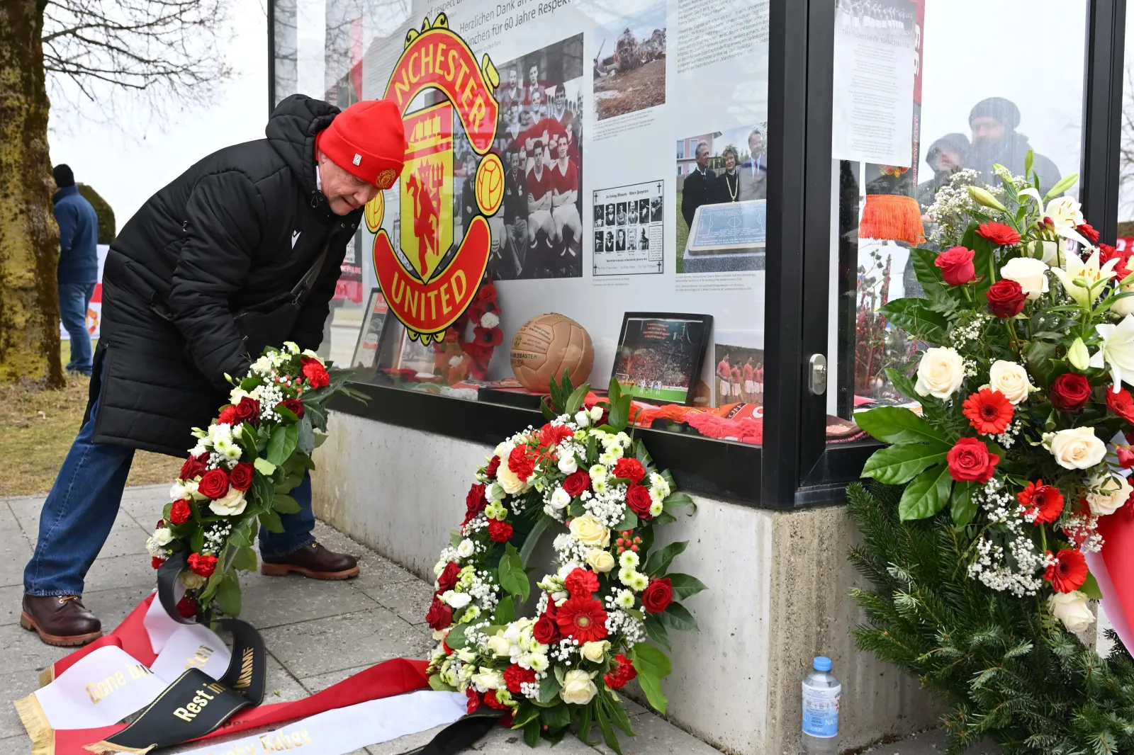 Manchester United Munich Air Disaster Memorial Looted And Vandalised By Thieves
