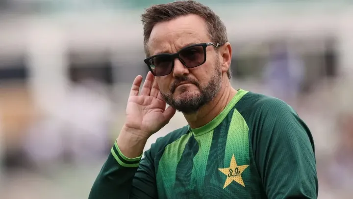 Mike Hesson Expected to Remain Pakistan Test Coach for Sri Lanka Series