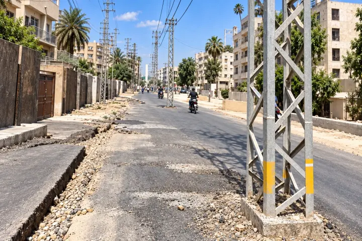 New Hyderabad Road Links Highway to Qasimabad Despite Leftover Utility Poles