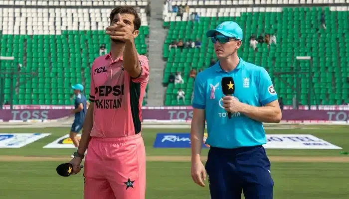 Pakistan Dismiss England for 241, Need 242 to Win Fourth ODI