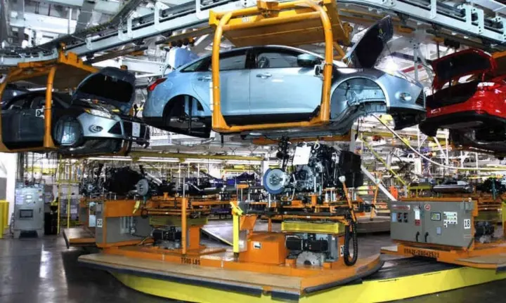 Pakistan Sees Sharp Rise in Car Imports, Auto Parts Makers Warn of Job Losses