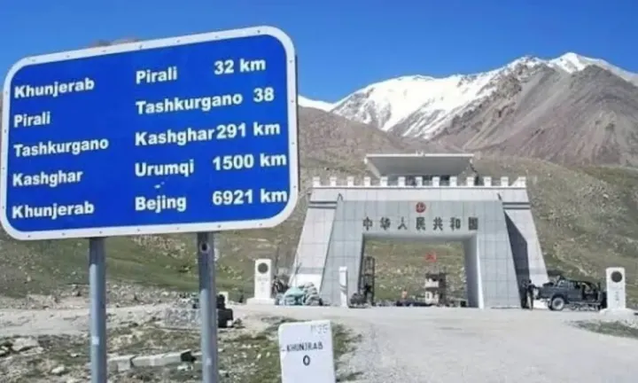 Pakistan and China Open Agricultural Green Channel at Sost Border