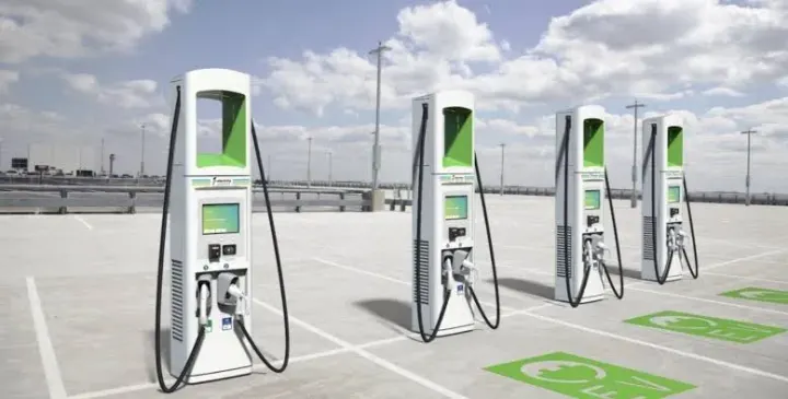 Pakistan Targets 3,000 Public EV Chargers by 2030