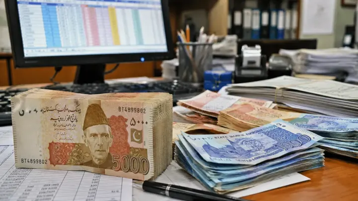 Pakistan Raises Cash Reporting Threshold to Rs. 3 Million in AML Overhaul