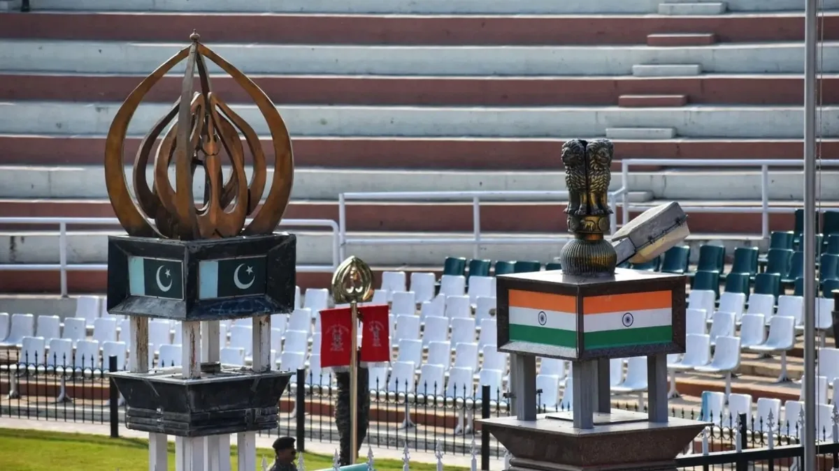 Bollywood Stars Facing Pakistan Trolls During Border Film Promotion