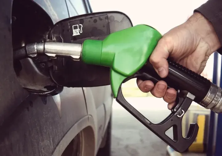 Pakistan Lowers Petrol Price By Rs. 2.71 Per Litre While Diesel Rises
