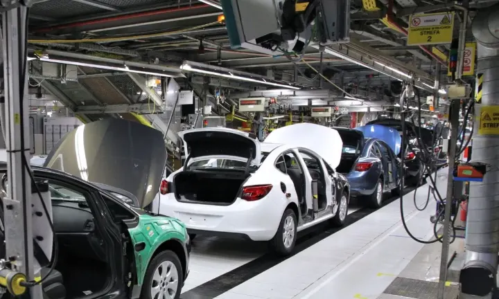 Prime Minister Greenlights New Auto Plan, Denies IMF Electric Vehicle Tax Hike