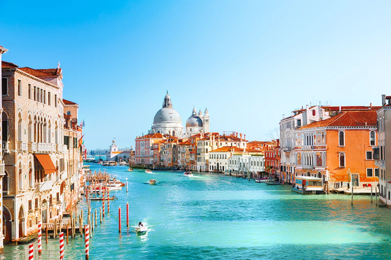 Venice Proposes Raising Tourist Entry Fee To £25 To Curb Overcrowding