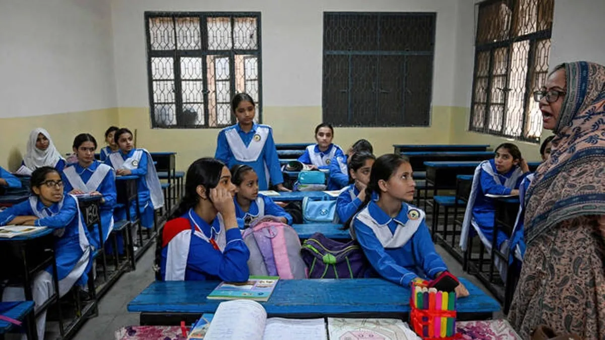 Punjab Education Department Approves Outsourcing for 6,460 Government Schools