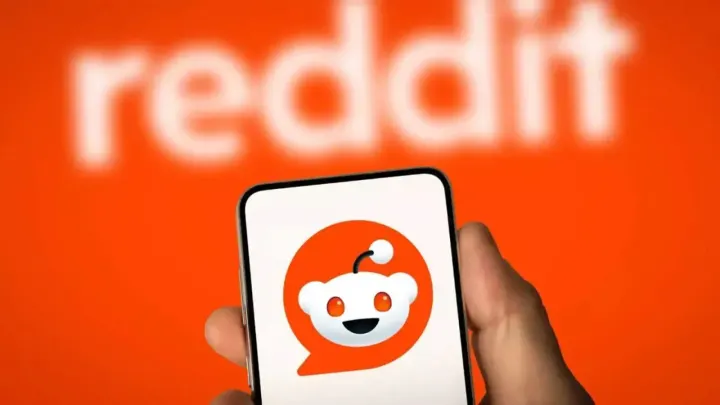 Reddit Plans to Require User Sign-Ins Amid Falling Search Traffic