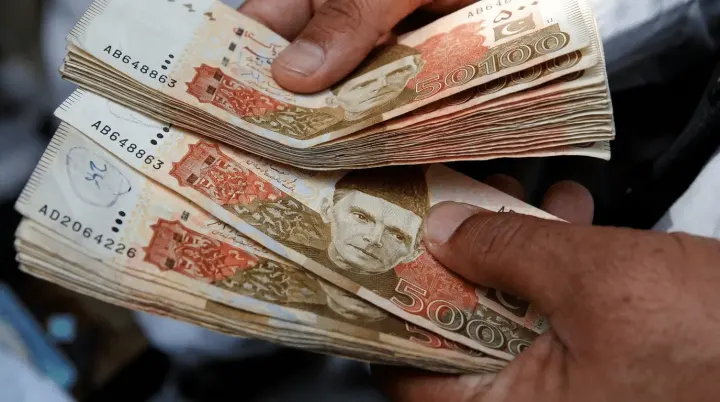 Pakistan's Top One Percent Earn Rs. 440,000 Each Month