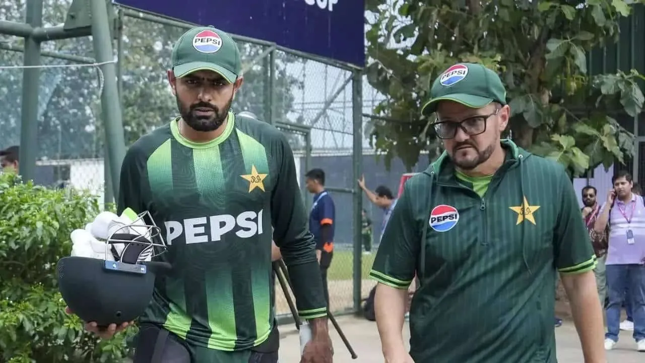 Salman Ali Agha Hoists Coach Mike Hesson After Pakistan Beats England