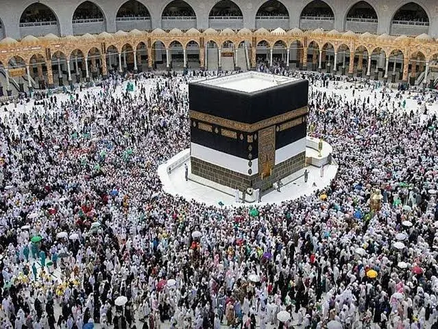 Saudi Arabia Debuts Real-Time Crowd Tracking for Umrah Pilgrims