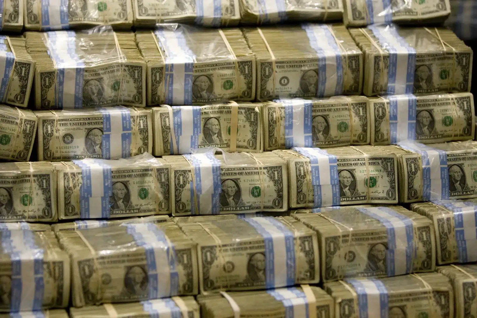 State Bank Of Pakistan Foreign Reserves Surpass $21.5 Billion
