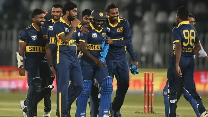 Sri Lanka Beats Pakistan by Eight Wickets to Reach ODI Tri-Series Final