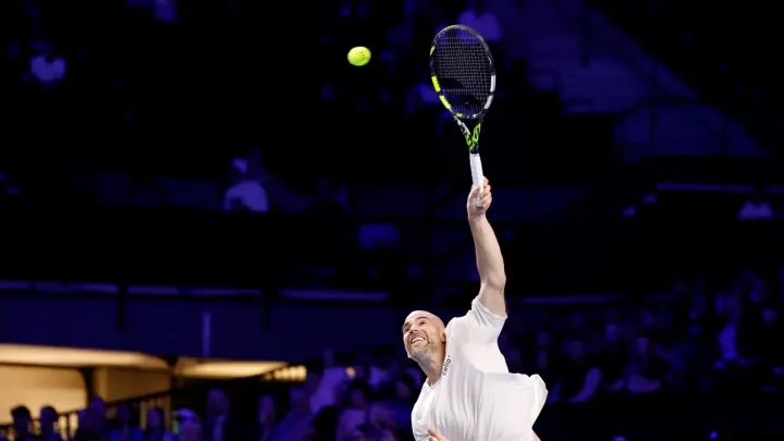 Vienna Open Match Halted After Ball Boy Collapses On Court