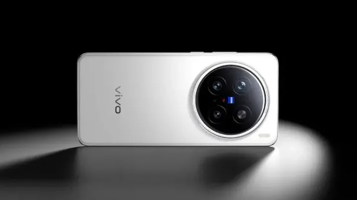 Vivo X500s Smartphone Reportedly in Development With 6.85 Inch Screen