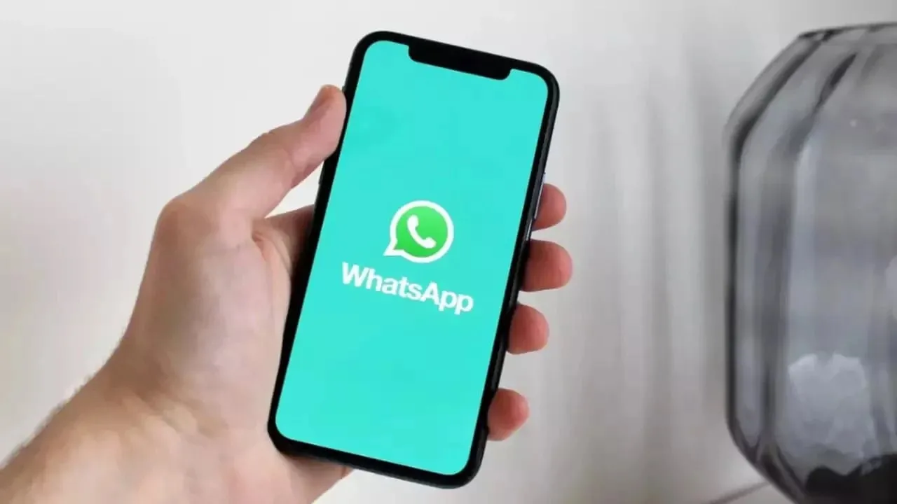 WhatsApp Tests Media Hub Feature For iPhone Users